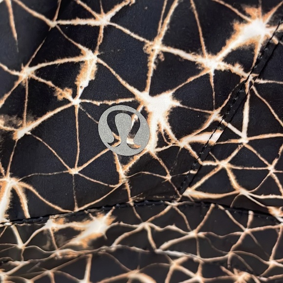 LULULEMON MISS MISTY II IN STAR CRUSHED RUNNING JACKET BLACK WHITE RUST SZ 6 - Picture 13 of 15